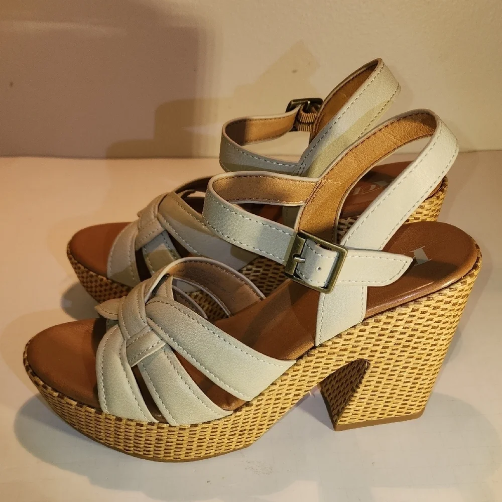 Kork-Ease Cream and Tan Woven Platform Heels